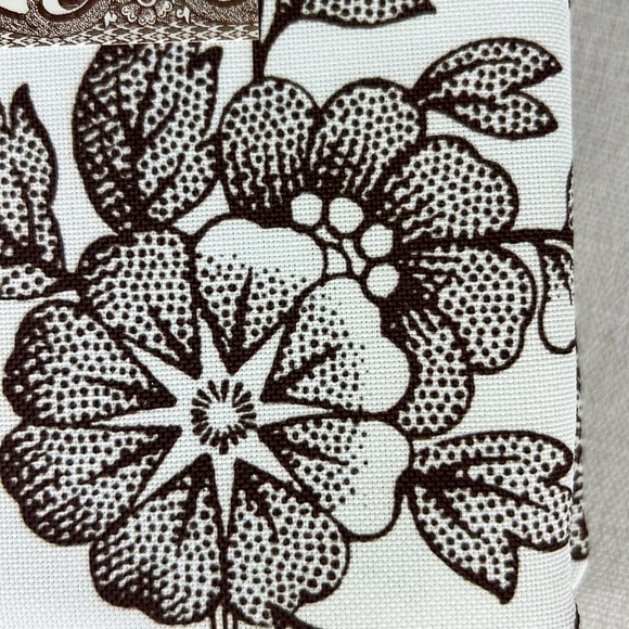 Spode Woodland Tablecloth - White and Brown Floral 60" x 102" Seats 8-10 NEW - Picture 4 of 4